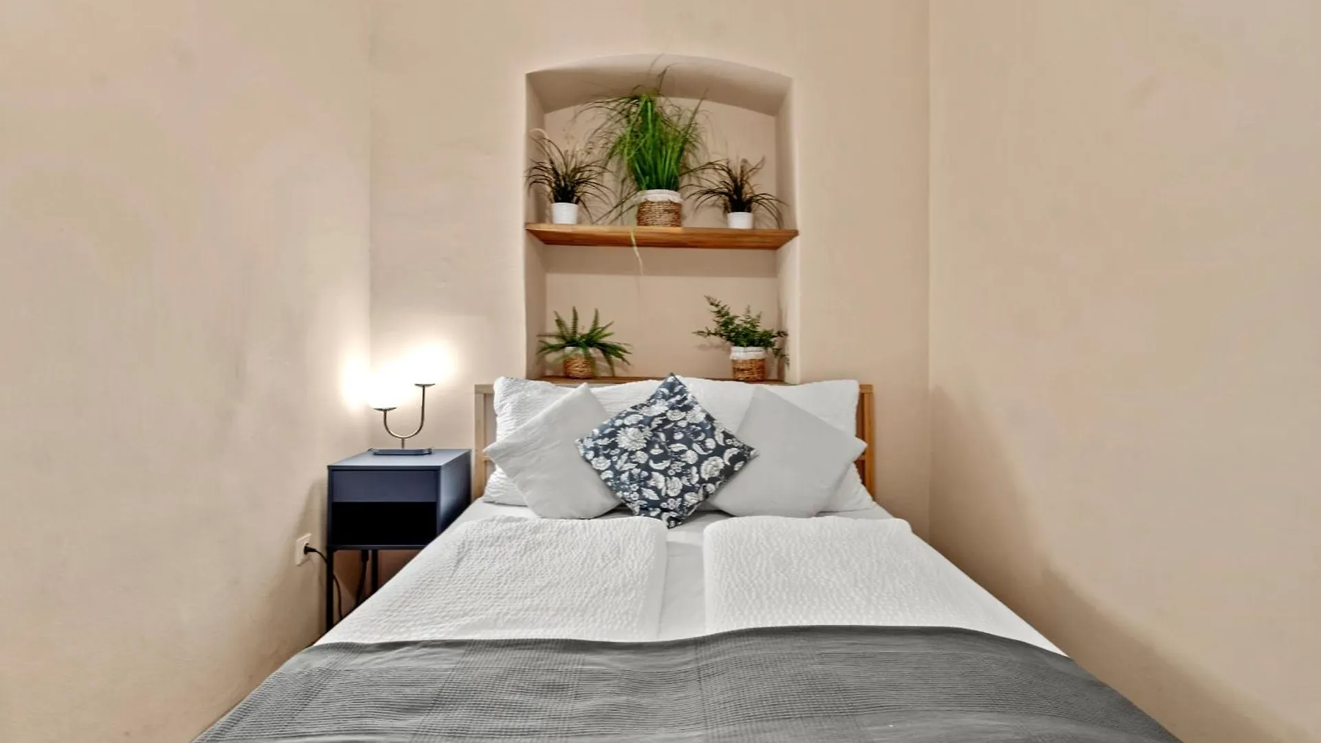 Daire Spacious 2 Bedroom I 2 Minutes To Metro And Train Station Viyana