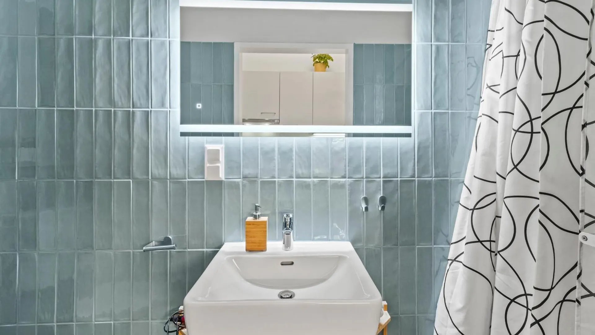 Daire Spacious 2 Bedroom I 2 Minutes To Metro And Train Station Viyana
