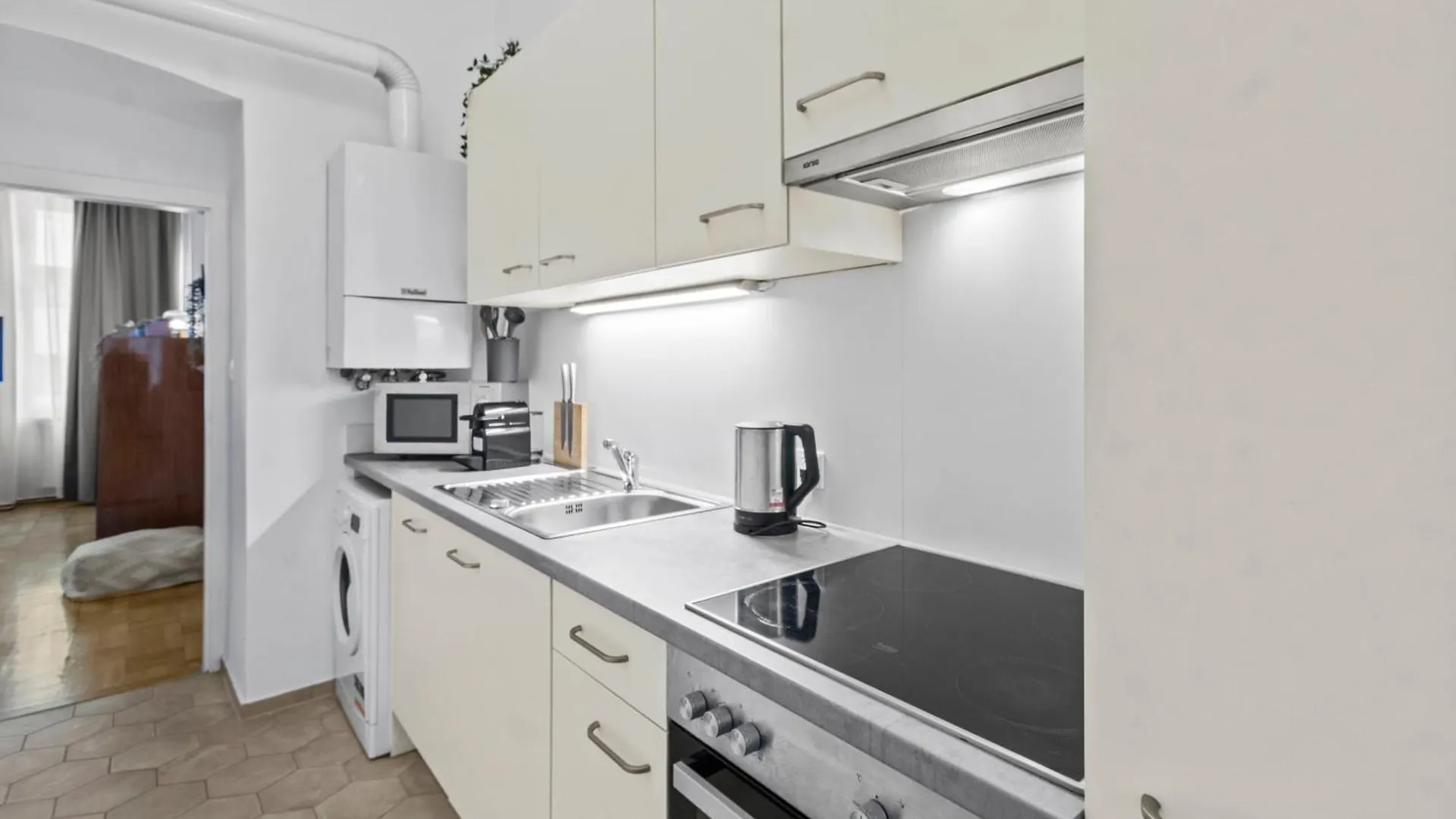 Spacious 2 Bedroom I 2 Minutes To Metro And Train Station Viyana Avusturya