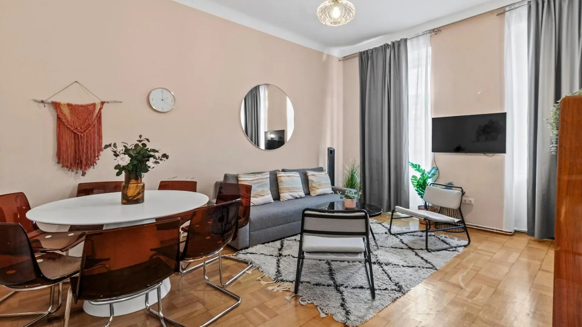 Spacious 2 Bedroom I 2 Minutes To Metro And Train Station Viyana