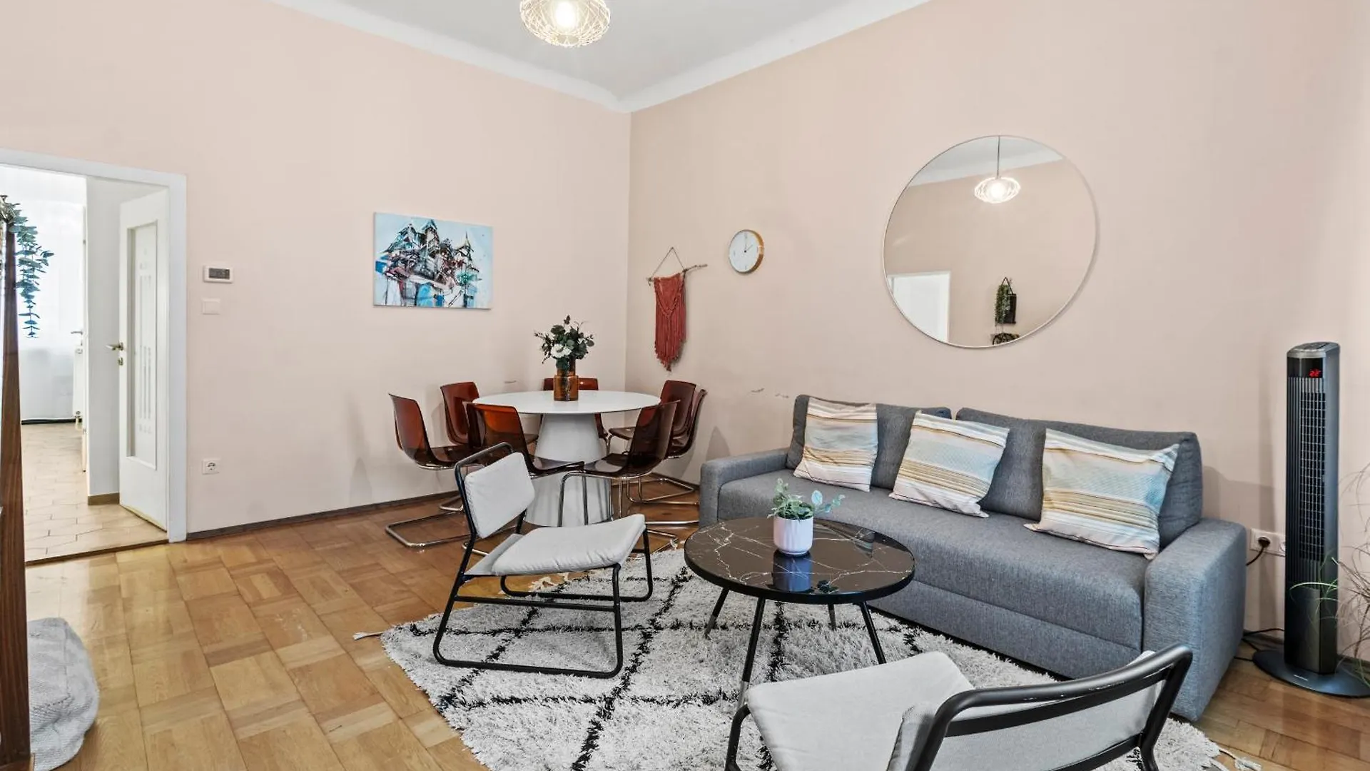 Daire Spacious 2 Bedroom I 2 Minutes To Metro And Train Station Viyana Avusturya